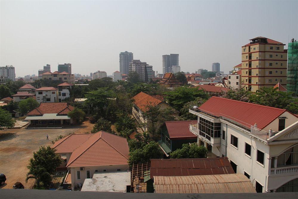 Diamond Palace Hotel Phnom Penh Exterior photo