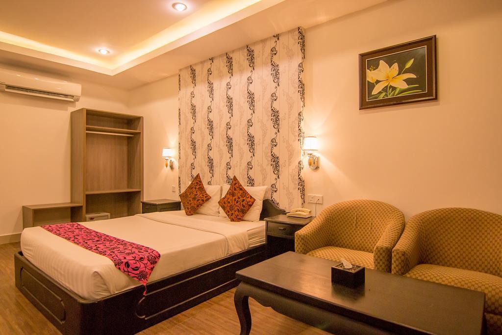 Diamond Palace Hotel Phnom Penh Exterior photo
